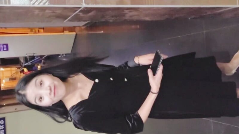 酒店女厕全景偷拍高跟美少妇❤️人美B有点黑 - 老宋论坛-老宋论坛