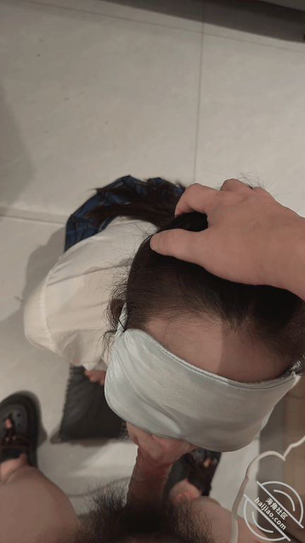 趁着老公出门去买菜,我被他的兄弟按在卫生间里爆操! 配图14