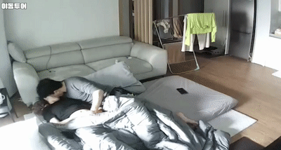 韩国情侣居家激情监控流出！年轻美女被猛干玩弄娇躯，高潮连连欲罢不能⭐ - 老宋论坛-老宋论坛