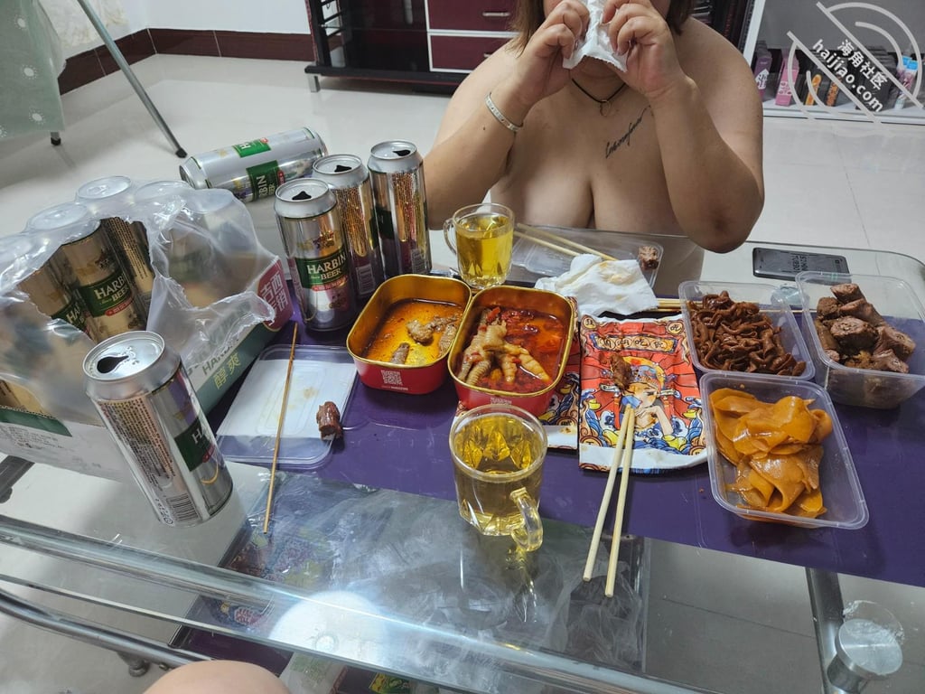 【暗水原创】20.更新当晚老妹儿视频，老妹是我干过那么多女人中阴蒂最大的 - 老宋论坛-老宋论坛