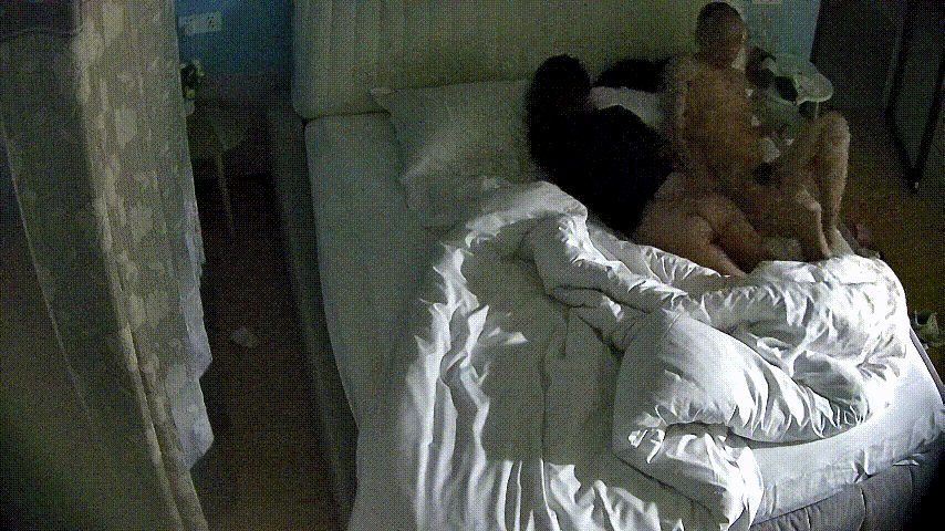 民宿酒店 9-16 凌晨住店还有心情打一炮 肯定是情人了 但这男人有点匆忙不给力 配图8