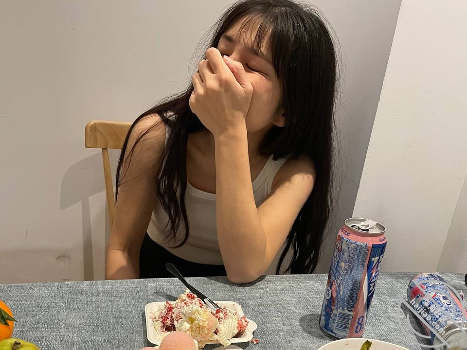 【原创】房东过生日，三瓶强爽下肚，再她的婚床上内射三次，全程实拍真实露脸 - 老宋论坛-老宋论坛