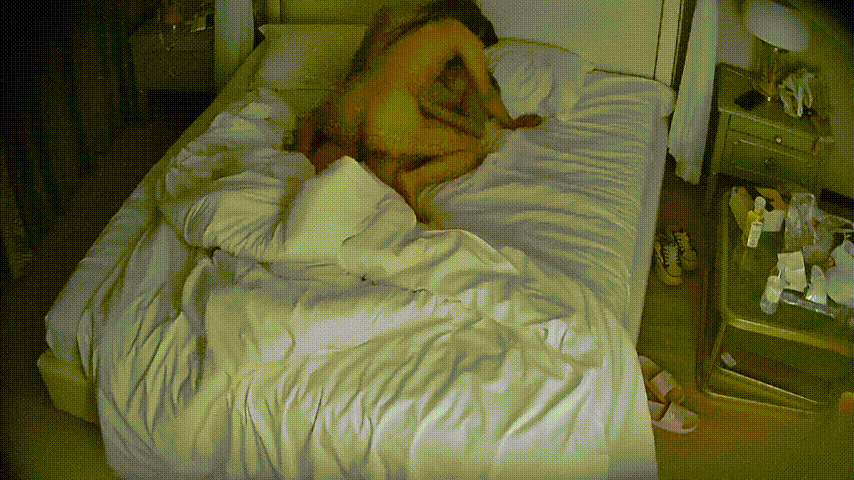 公寓酒店激情夜！少妇妓女热情接客，眼镜小奶狗69大战却意外软掉笑翻全场 配图3