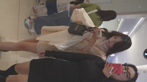 极品气质长腿美女紧身裙弯腰走光！性感CD丁字裤与微透蕾丝内裤两侧露毛，骚气爆棚的清凉短裙诱惑 - 老宋论坛-老宋论坛