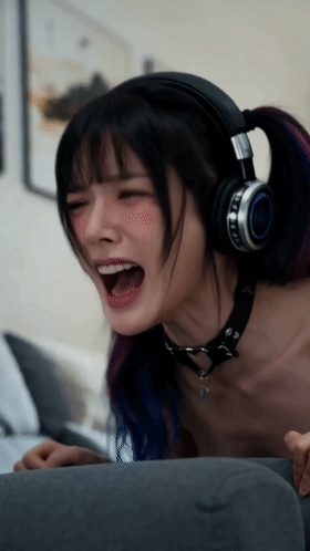 【AI真人小剧场】《胖爷的传奇人生第二季》第5集撞见半年没交房租的电玩宅女，火气 配图5