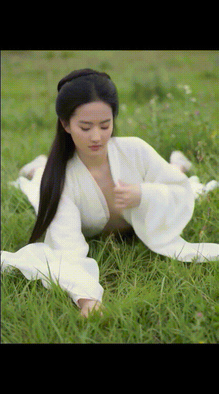 【AI脱衣】迪丽热巴 刘亦菲 杨幂内娱顶流三巨头长盛不衰的秘密！ 配图4