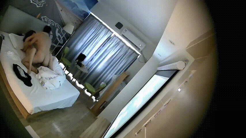 酒店偷情实录：饥渴小少妇与情人开房激战，先打两炮爽到飞起，下午再战一炮欲罢不能！ 配图1