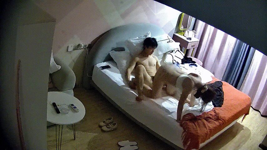 大学城新宠！年轻小妹比少妇更骚主动，脱裤含屌翘臀任操，姿势一秒切换超带感 配图4
