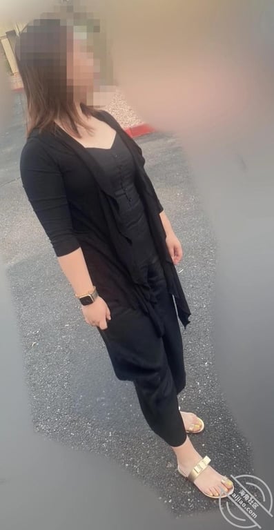 偷情单位人妻熟女领导贺静，趁她老公出，我去她家把阿姨紧逼射满了-老宋论坛