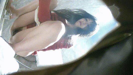 酒吧女厕全景偷拍红色包臀裙美少妇人美BB更美 配图12
