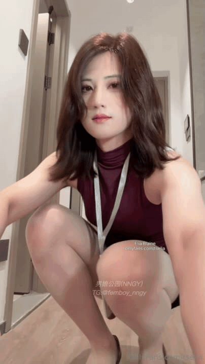 国产极品TS小薰国产极品TS，长相清纯甜美，行为却极具反差，爱好在各种场所露出， 配图2