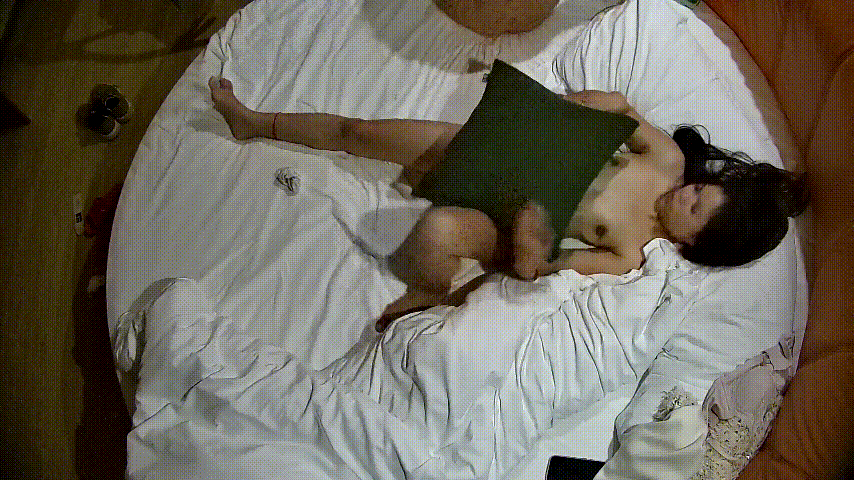 ⁸¹ 情趣台4 11-4 睡眼惺忪就握住粗硬鸡鸡温柔揉搓，像自家媳妇儿般亲昵，转 配图4