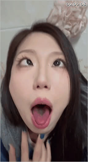 【S级情侣泄密】超美阿黑颜女神录制发骚视频，油脸阿黑颜捏胸喊爸爸，不用调教就很贱 配图35