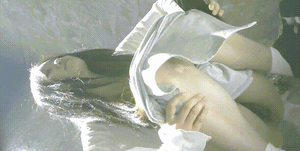 KTV女厕全景偷拍两位美女❤️后面那位鲍鱼还挺嫩[236M/MP4/02:11/HY]-老宋论坛