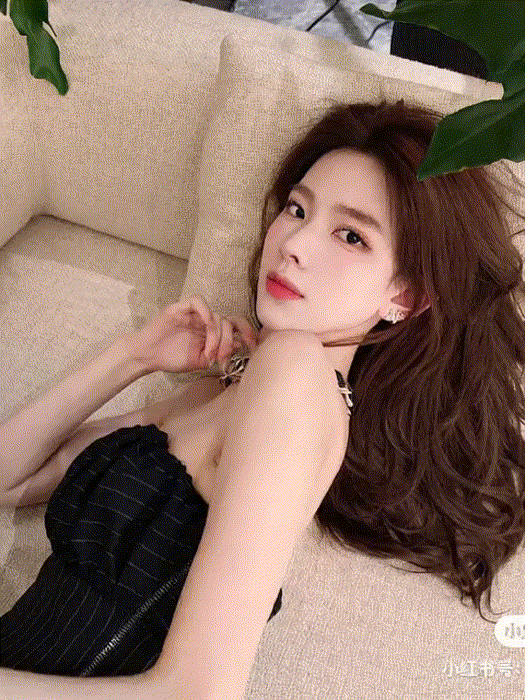 【AI脱衣】继续快手抖音小红书网红明星及红人❤️娜扎给小朋友喂奶！ - 老宋论坛-老宋论坛