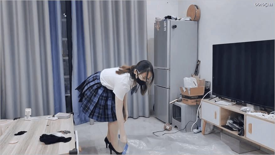 ㊙【SM调教】【海砂工作室】吊缚体罚清纯运动型邻家小妹_绑在柱子上反复摩擦⑤10 配图2