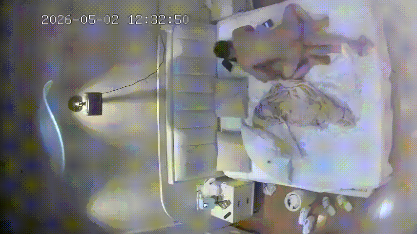 上帝视角5-2：年轻情侣床上激情裸体缠绵，洛莉塔换装诱惑自拍 配图5