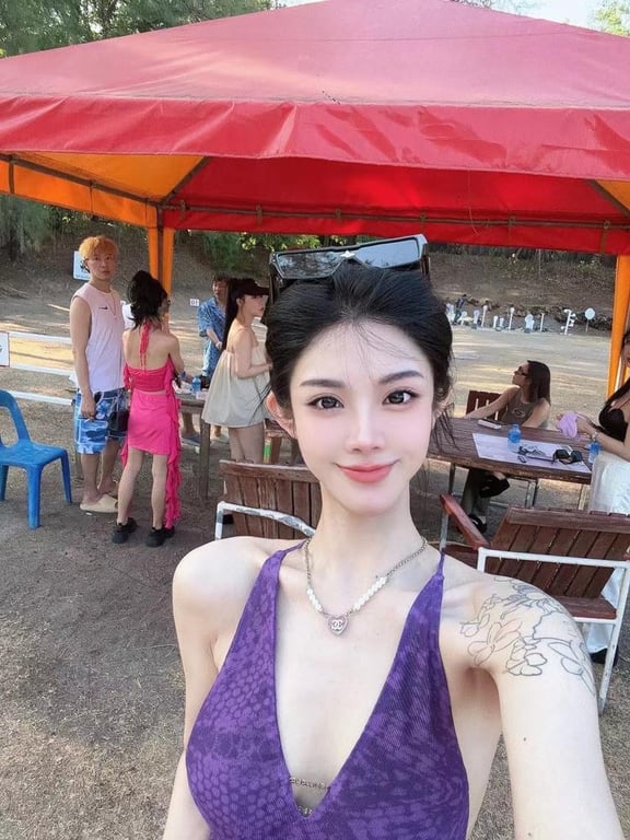纹身精神美女黄丽娜，足交口交、丝袜后入，诱惑至极 配图2
