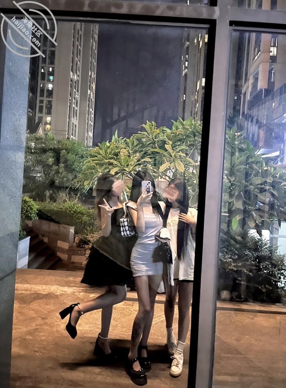 姐姐的闺蜜成功被我拿下。还是年轻的嫩啊。真会-老宋论坛