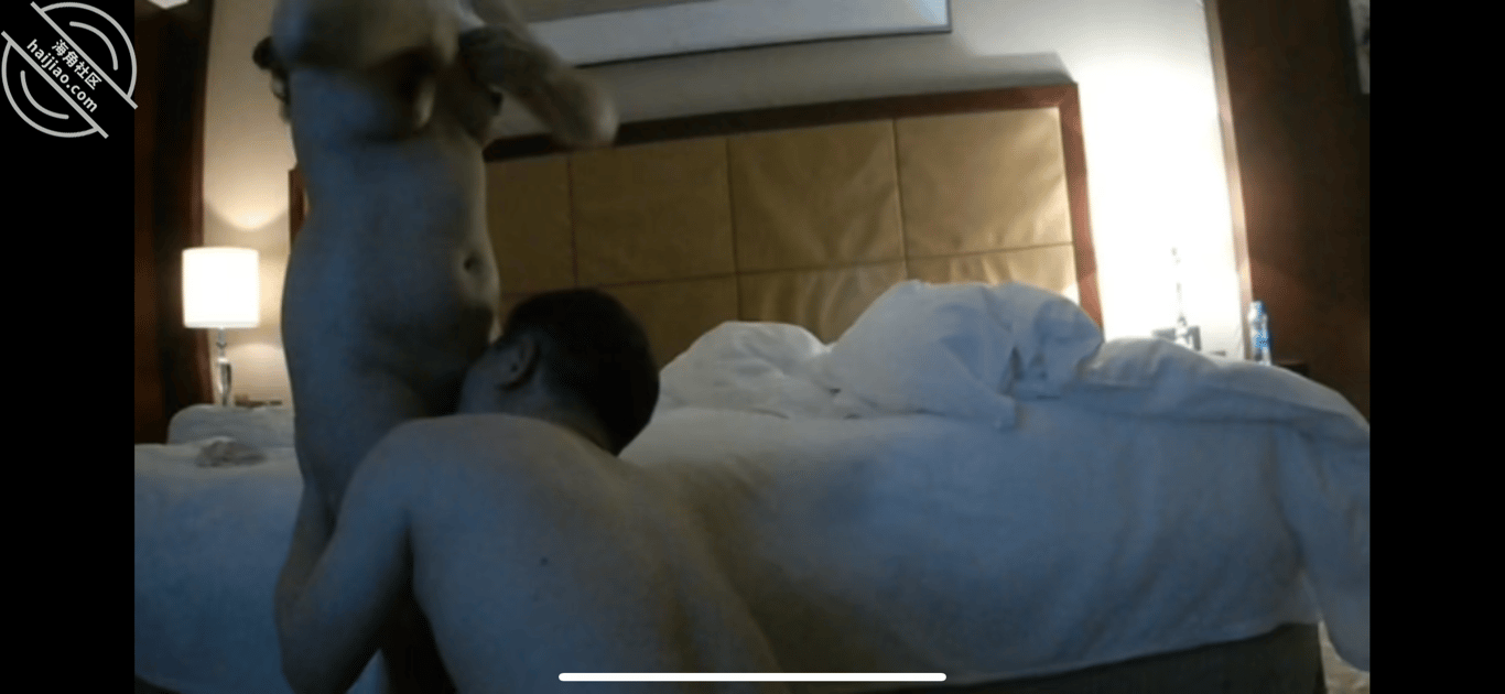 50岁熟女人妻穿上我喜欢的战袍＋白色半截袜。 - 老宋论坛-老宋论坛