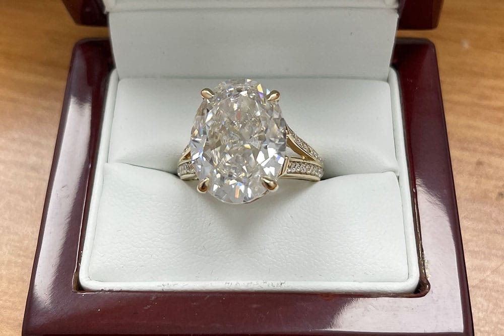 Oval Engagement Ring