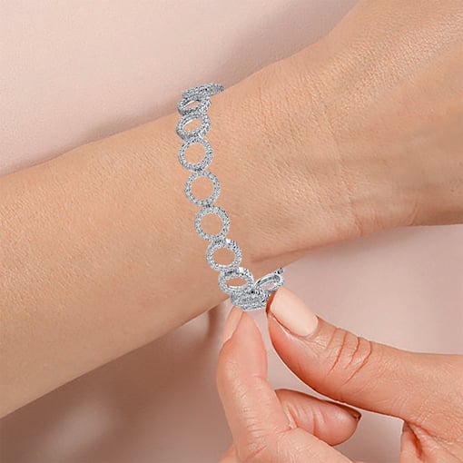 Dripping Circle Link Bracelet