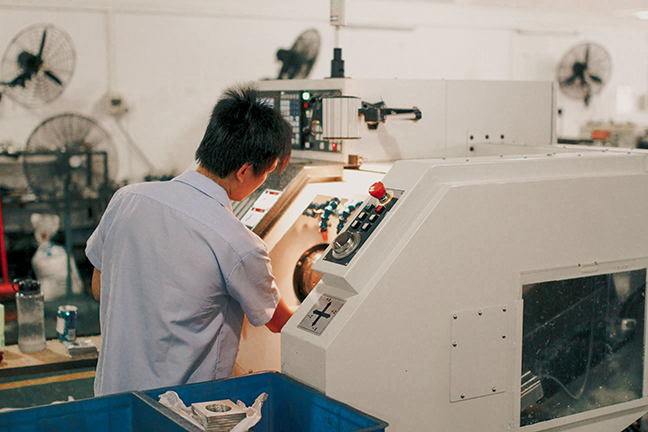 Step-by-step visual sequence of the CVD lab-grown diamond manufacturing process from seed crystal to finished gem