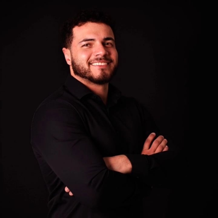 Dr. Matheus Sarmento