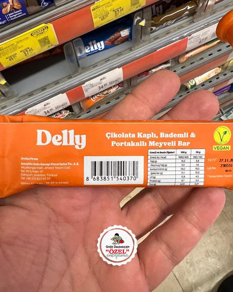 Delly Çikolata Kaplı Bademli ve Portakallı Meyveli Bar