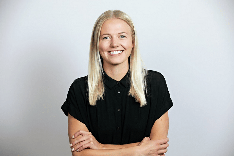 Khám phá các mẹo chụp ảnh cv xin việc “ghi điểm” nhất