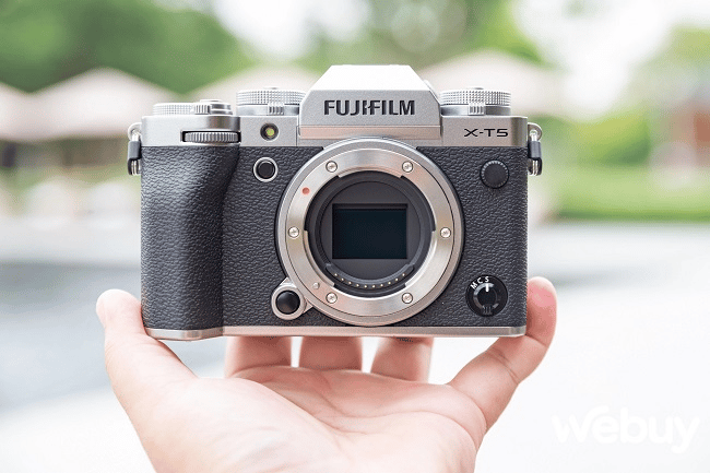 Máy ảnh Fujifilm X-T5 Body/ Bạc