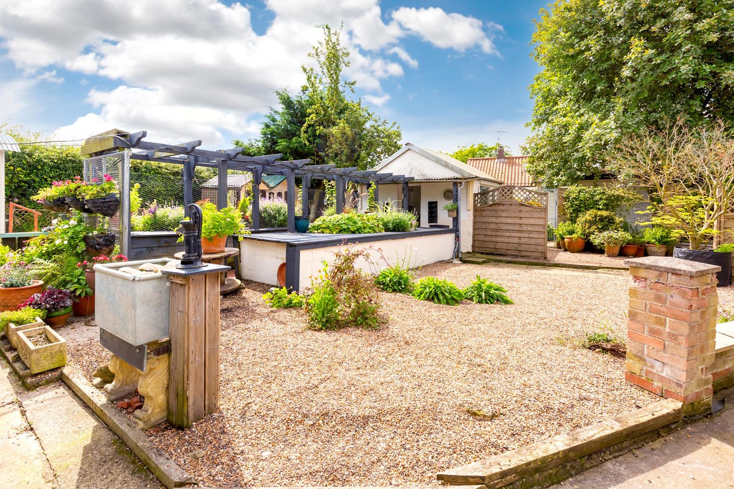 Throstlegate Main Street , Burnby, York