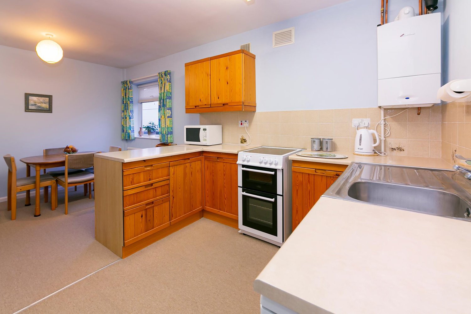 X 6 Halifax Close, Pocklington, York