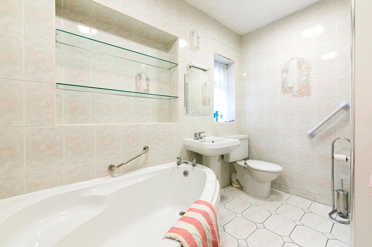 Anville , Everingham, York