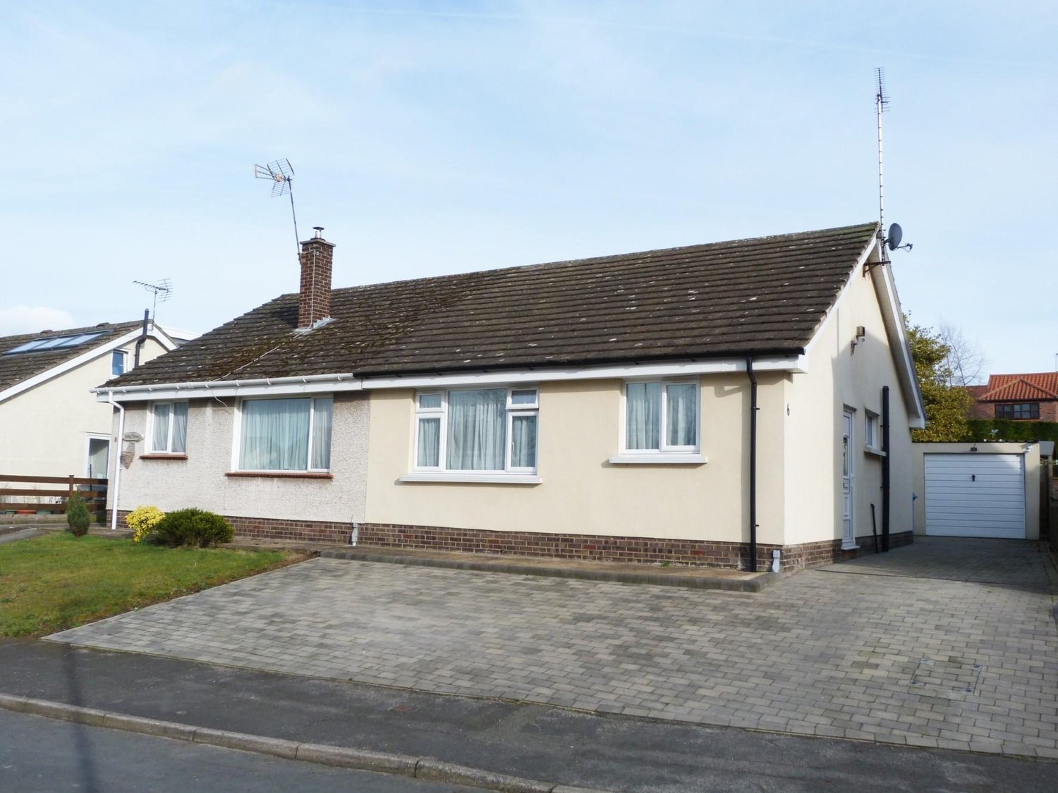 6 Ings Drive, North Newbald