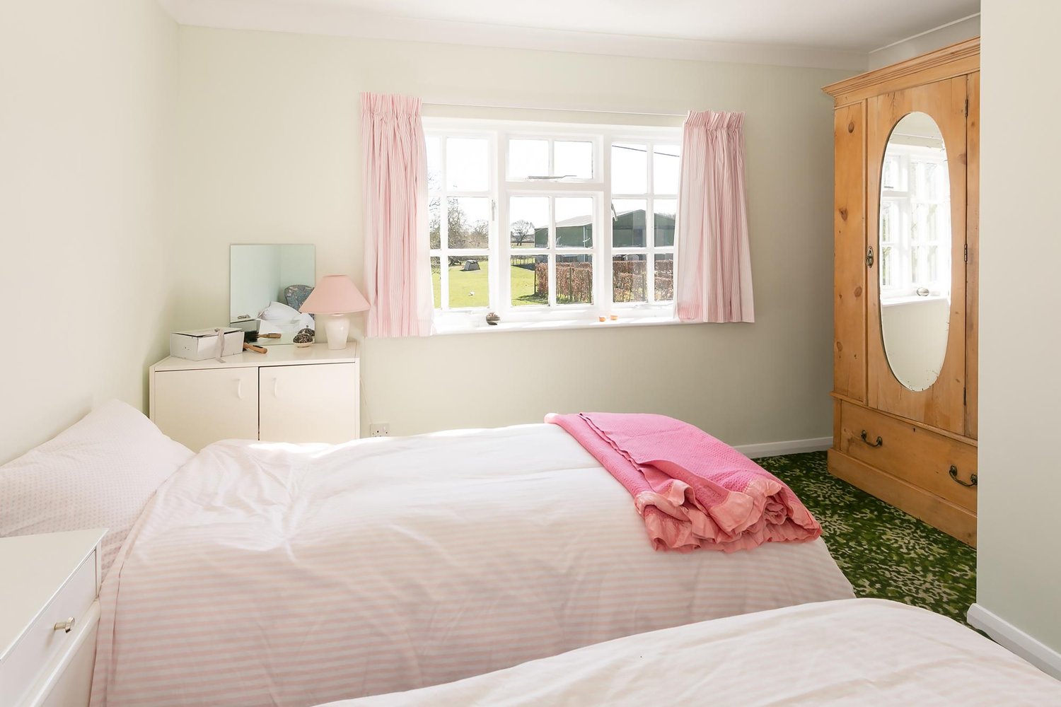 *Moat Farm Cottage  Middle Street, Laytham, York