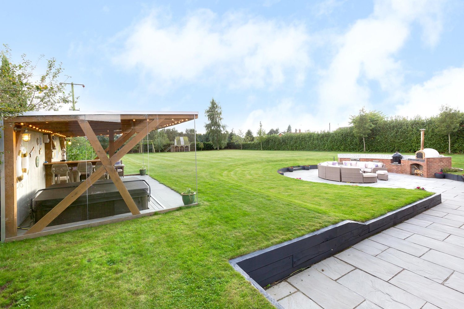 Aimee Main Street, Melbourne, York