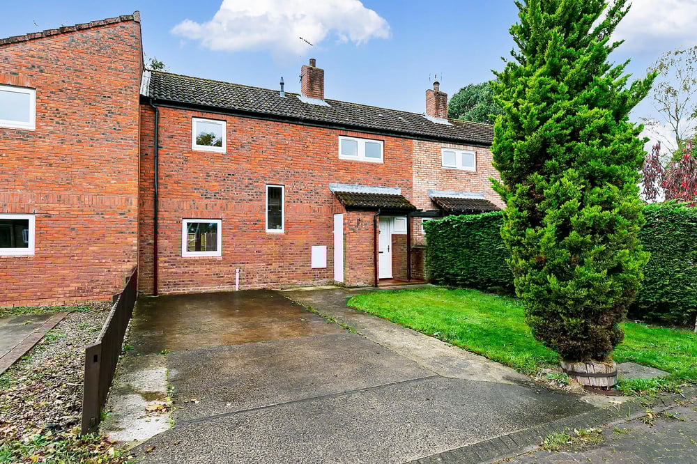 2 Hart Hill Crescent, Full Sutton, York