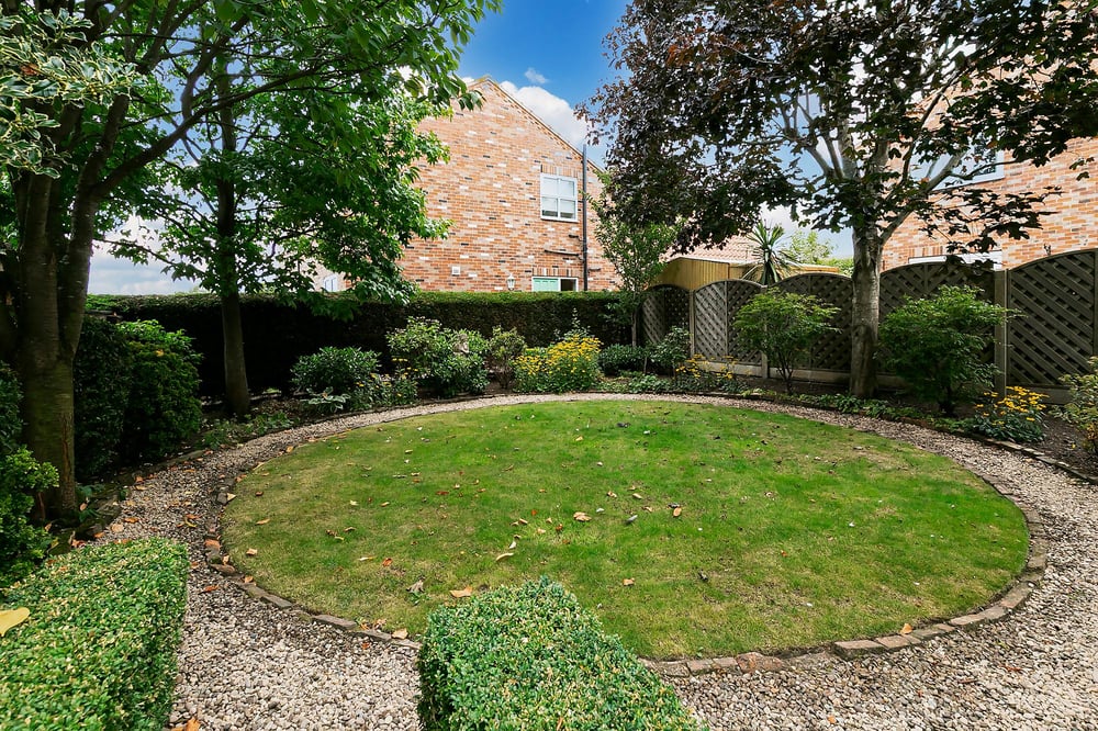 2 Post Office Row, Rawcliffe, Goole