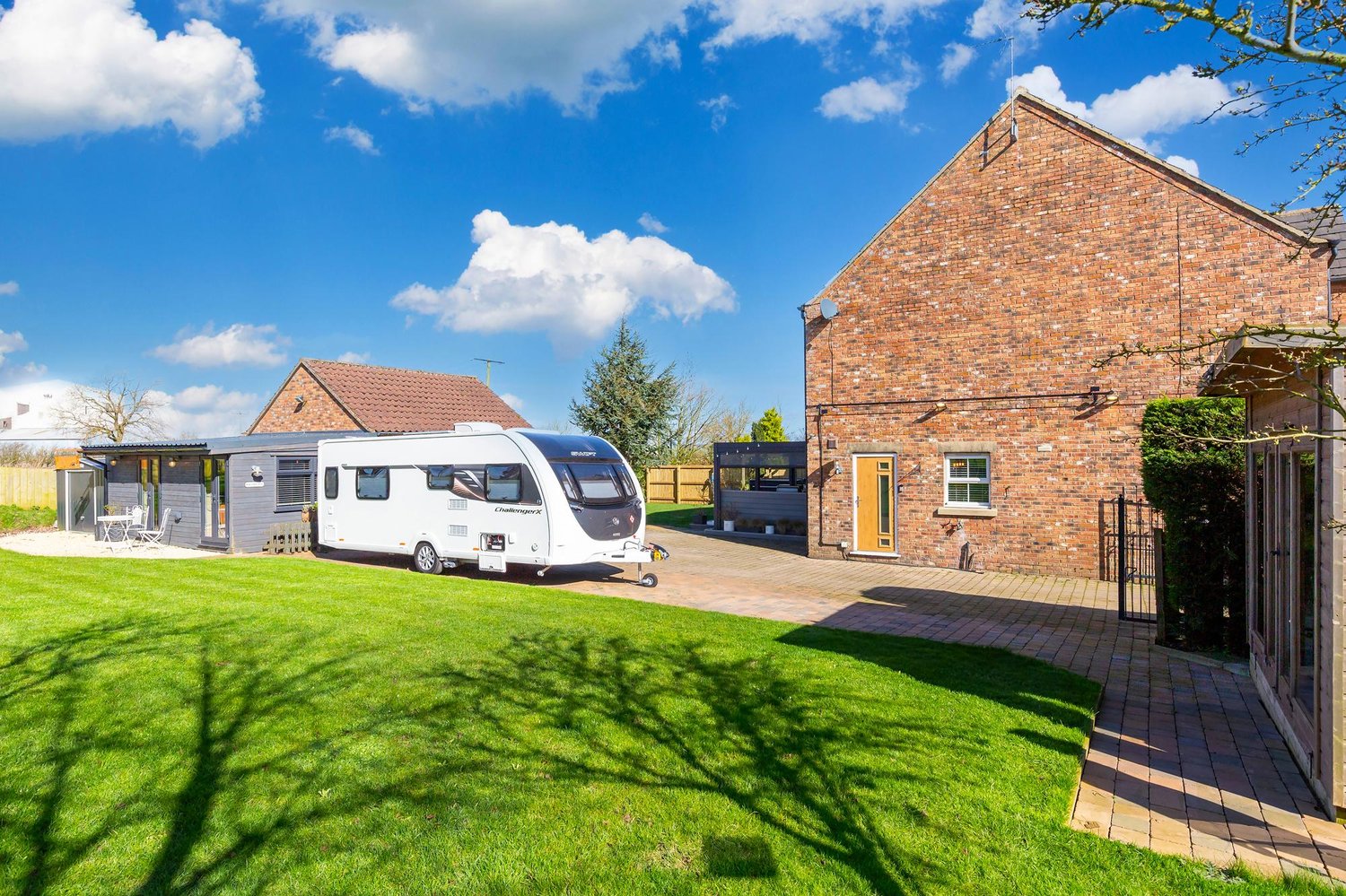 8 Mere Grange, Fridaythorpe, Driffield