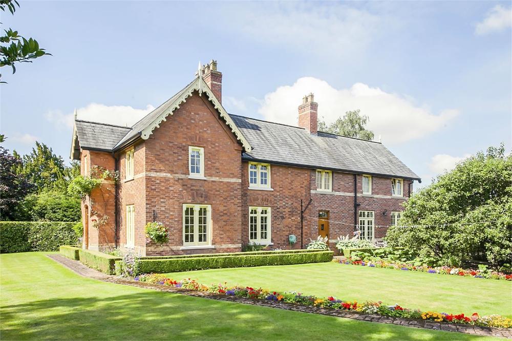 *The Cottage High Street, Carlton, Goole