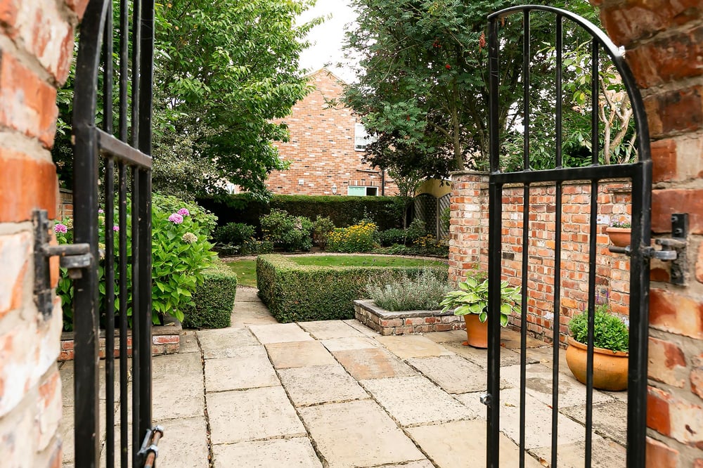 2 Post Office Row, Rawcliffe, Goole