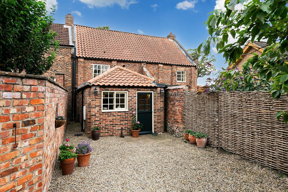 2 Post Office Row, Rawcliffe, Goole