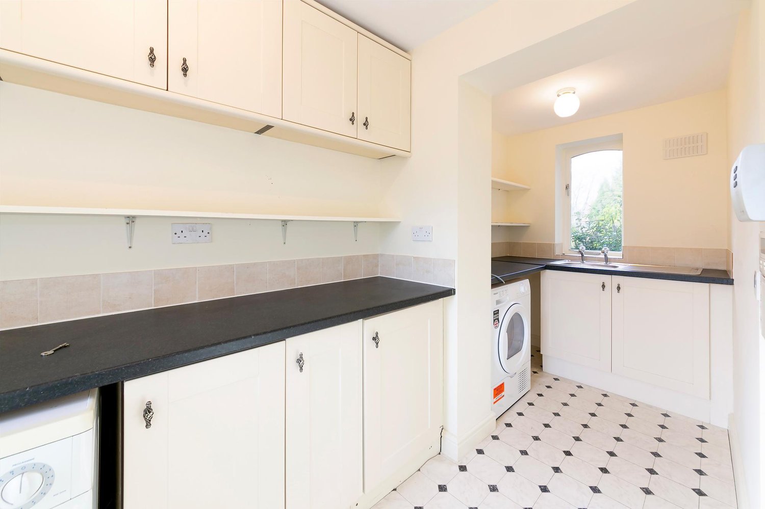 2 Dovecote Garth, Elvington, York