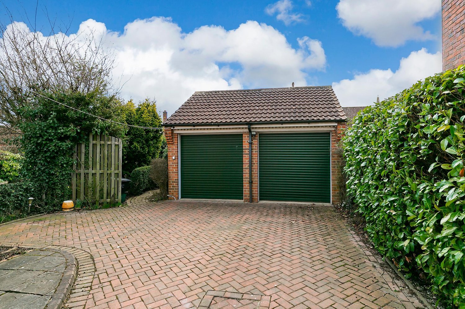 2 Dovecote Garth, Elvington, York