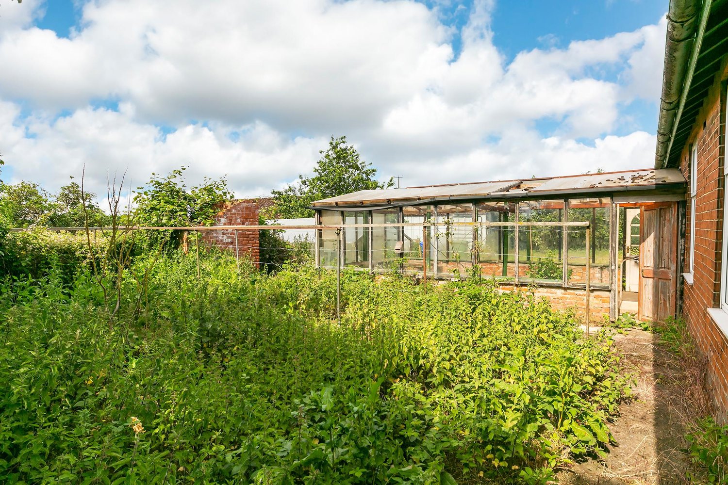 *Braemar York Road, Wilberfoss, York