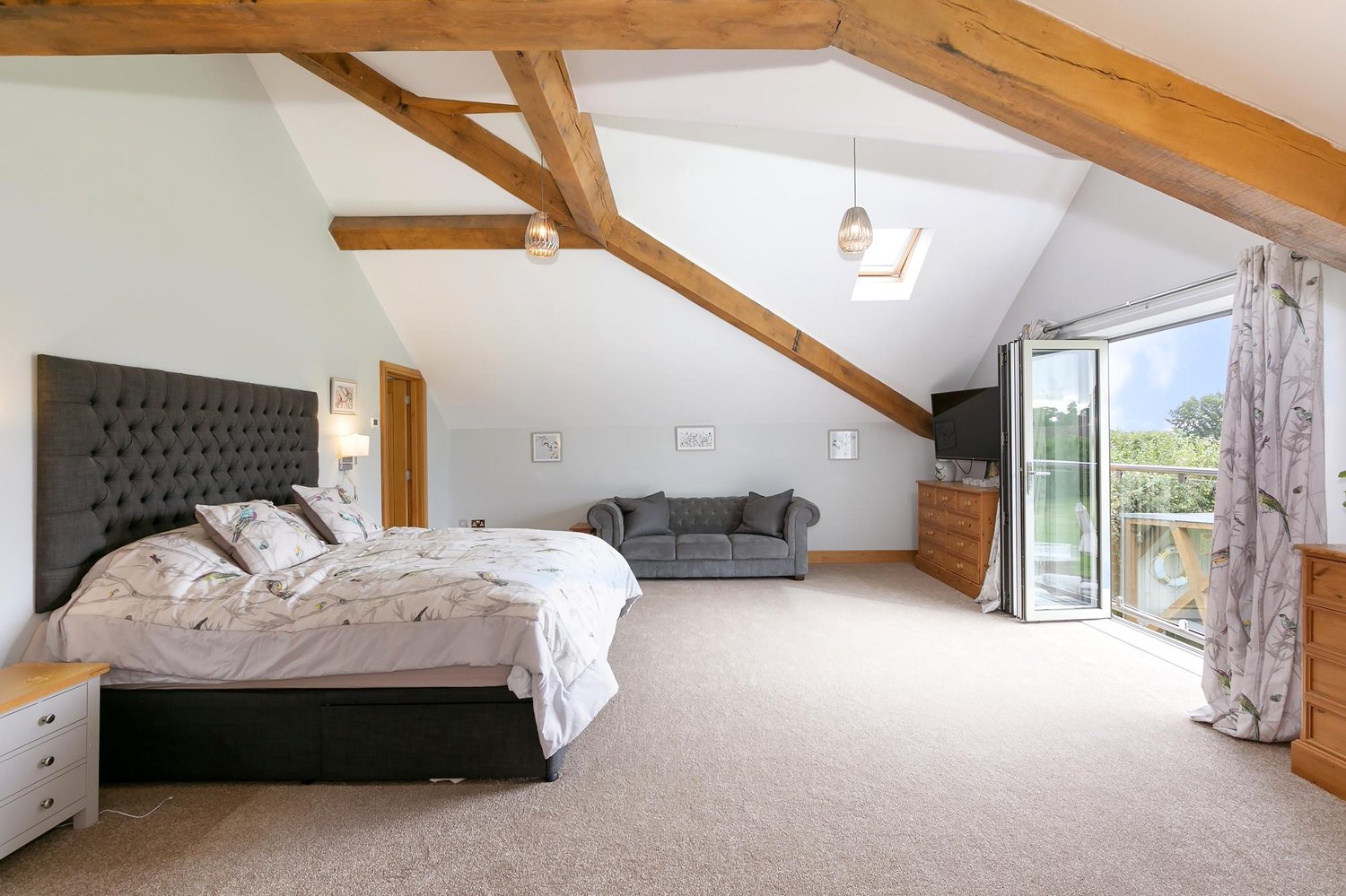 Aimee Main Street, Melbourne, York