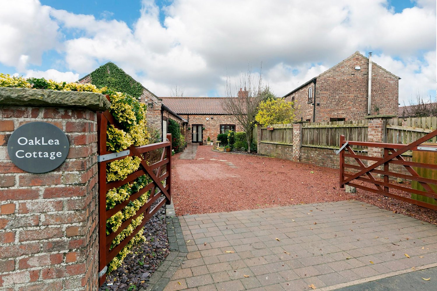 Oaklea Cottage  Main Street, Bolton, York