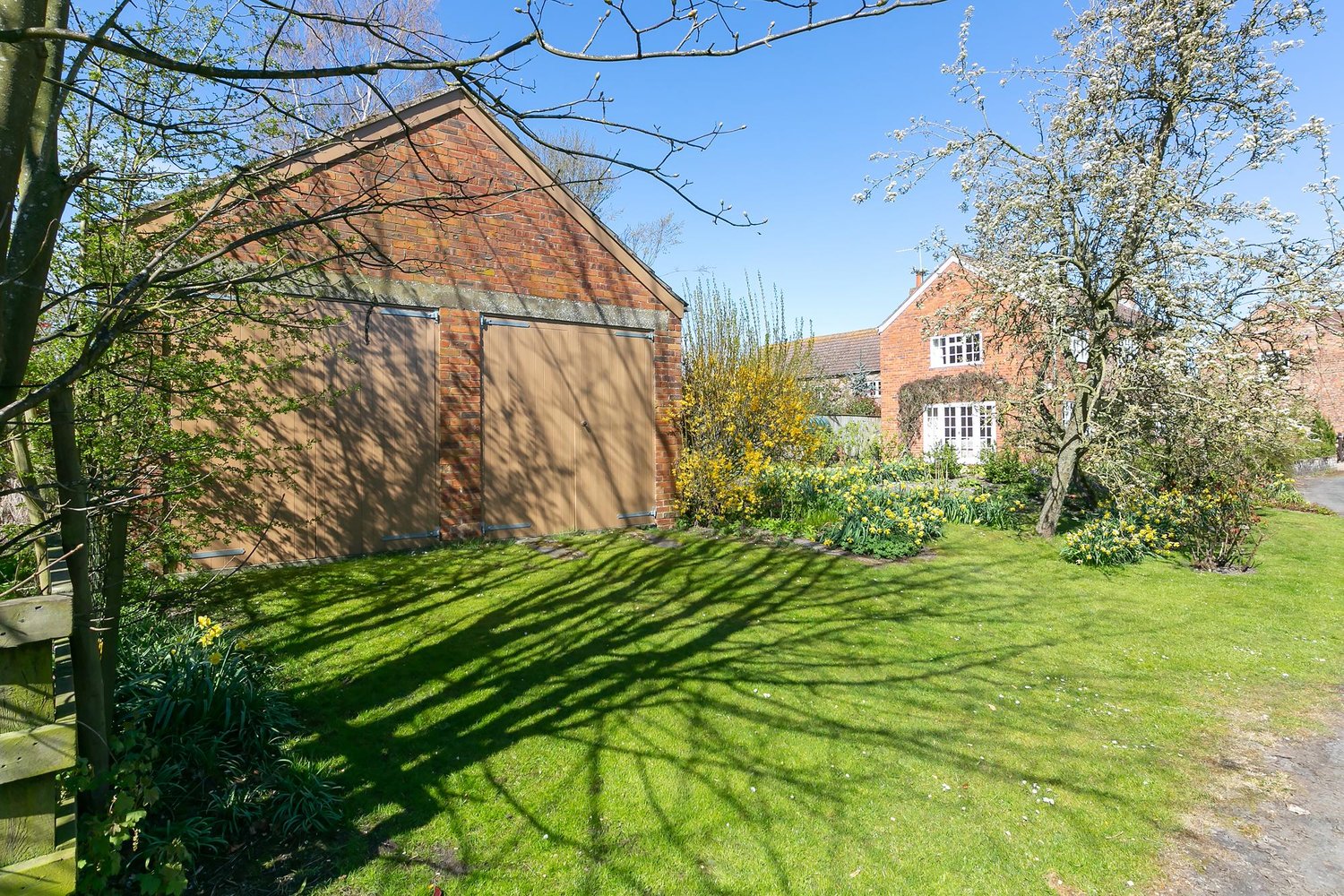 *Moat Farm Cottage  Middle Street, Laytham, York