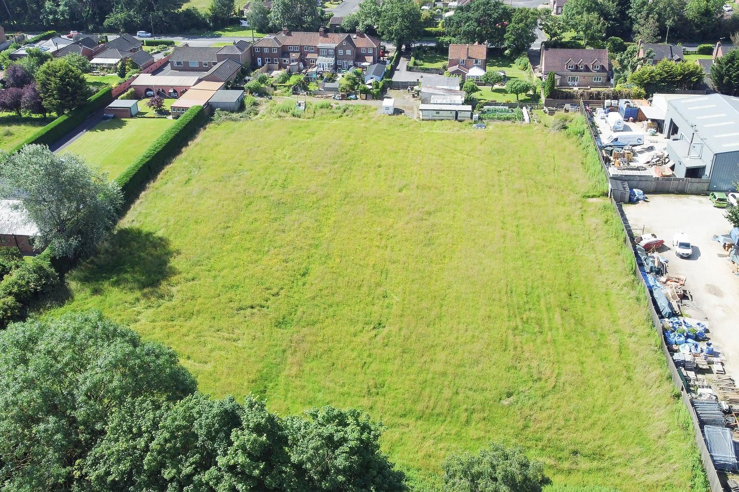 Three Oaks York Road, Elvington, York